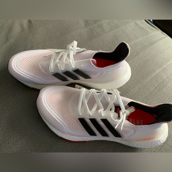 Brand New Adidas UltraBOOST Light Running Shoes👟👟👟👟🥰🥰🥰 - Picture 8 of 14